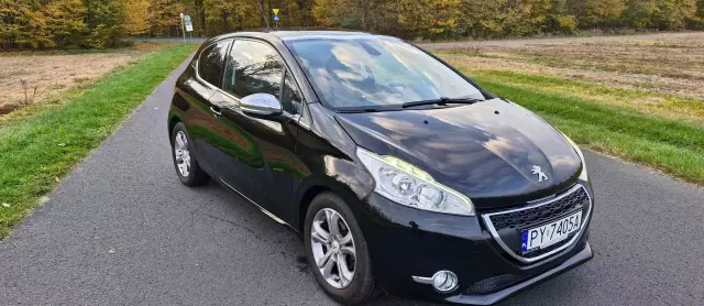 PEUGEOT 208 1.6 e-HDi Allure STT