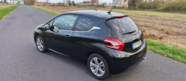 PEUGEOT 208 1.6 e-HDi Allure STT