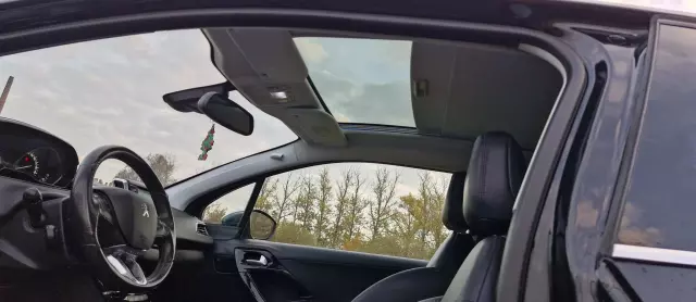 PEUGEOT 208 1.6 e-HDi Allure STT