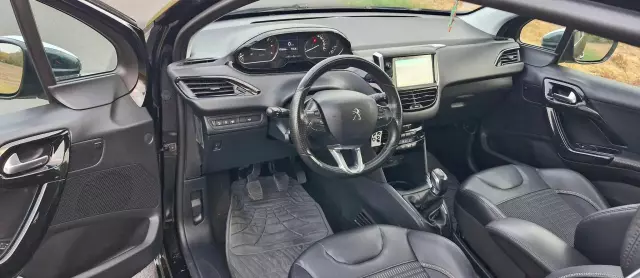 PEUGEOT 208 1.6 e-HDi Allure STT