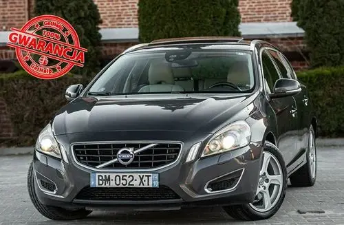 VOLVO V60 