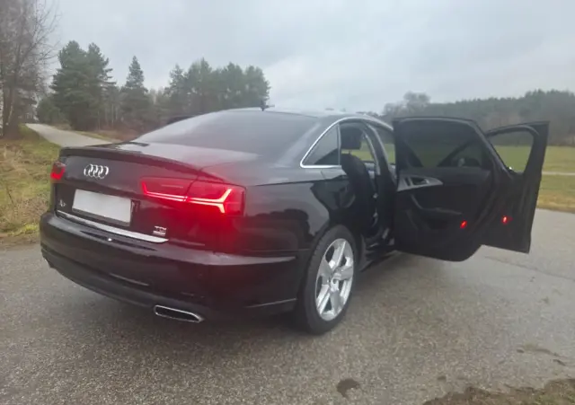 AUDI A6 Limousine 
