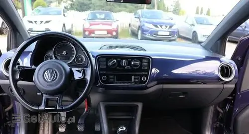 VOLKSWAGEN Up! 