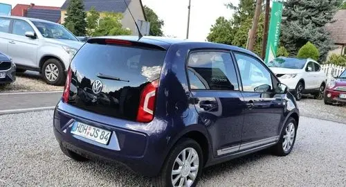 VOLKSWAGEN Up! 