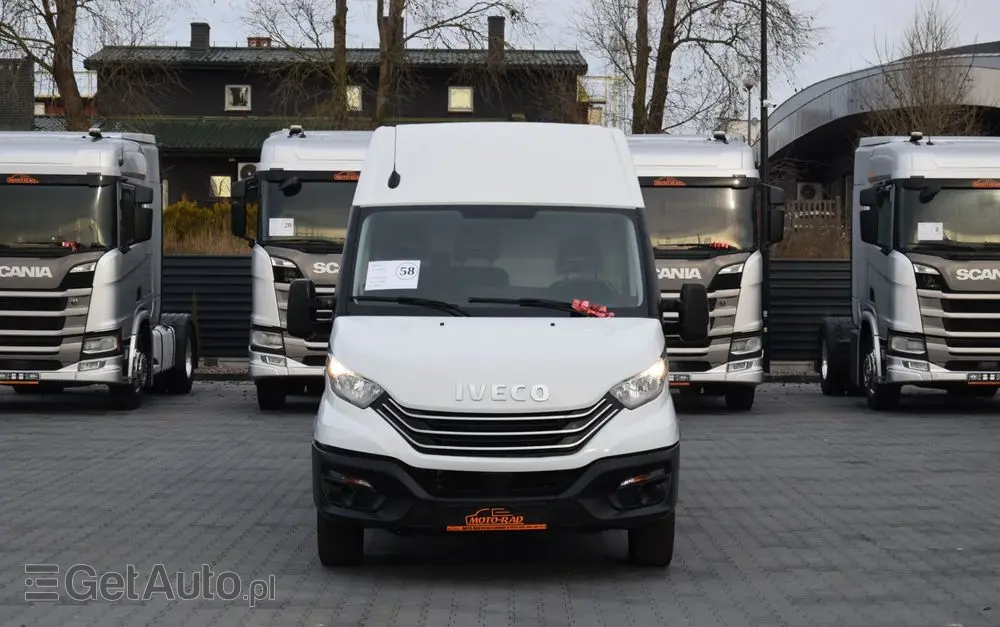 IVECO DAILY MAXI 35S14 / 2.3 - 140 KM / AUTOMAT HI-MATIC / NOWY MODEL / 3 OSOBY / DOSTAWCZE / BLASZAK / KAMERA COFANIA / TEMPOMAT / KLIMA / 2022 / SERWISOWANY / SPROWADZONY Z NIEMIEC 