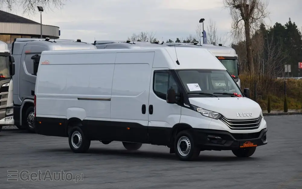 IVECO DAILY MAXI 35S14 / 2.3 - 140 KM / AUTOMAT HI-MATIC / NOWY MODEL / 3 OSOBY / DOSTAWCZE / BLASZAK / KAMERA COFANIA / TEMPOMAT / KLIMA / 2022 / SERWISOWANY / SPROWADZONY Z NIEMIEC 