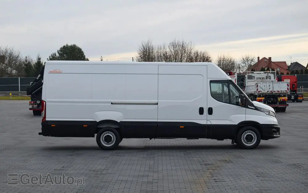 IVECO DAILY MAXI 35S14 / 2.3 - 140 KM / AUTOMAT HI-MATIC / NOWY MODEL / 3 OSOBY / DOSTAWCZE / BLASZAK / KAMERA COFANIA / TEMPOMAT / KLIMA / 2022 / SERWISOWANY / SPROWADZONY Z NIEMIEC 