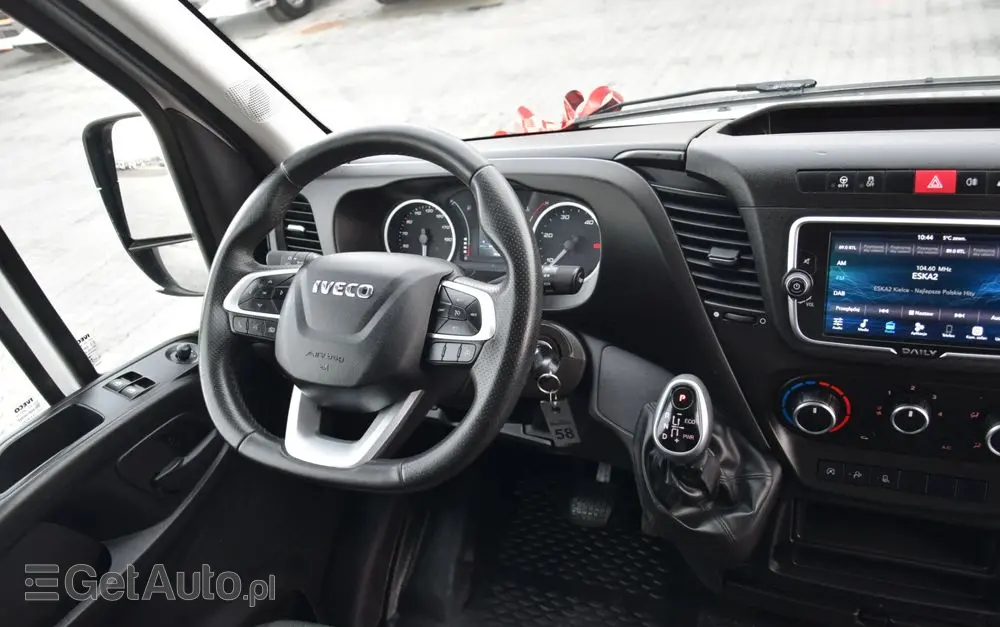 IVECO DAILY MAXI 35S14 / 2.3 - 140 KM / AUTOMAT HI-MATIC / NOWY MODEL / 3 OSOBY / DOSTAWCZE / BLASZAK / KAMERA COFANIA / TEMPOMAT / KLIMA / 2022 / SERWISOWANY / SPROWADZONY Z NIEMIEC 