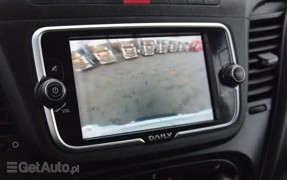 IVECO DAILY MAXI 35S14 / 2.3 - 140 KM / AUTOMAT HI-MATIC / NOWY MODEL / 3 OSOBY / DOSTAWCZE / BLASZAK / KAMERA COFANIA / TEMPOMAT / KLIMA / 2022 / SERWISOWANY / SPROWADZONY Z NIEMIEC 