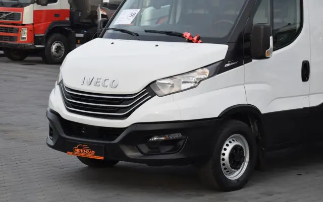 IVECO DAILY MAXI 35S14 / 2.3 - 140 KM / AUTOMAT HI-MATIC / NOWY MODEL / 3 OSOBY / DOSTAWCZE / BLASZAK / KAMERA COFANIA / TEMPOMAT / KLIMA / 2022 / SERWISOWANY / SPROWADZONY Z NIEMIEC 