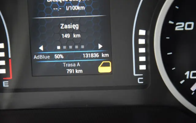 IVECO DAILY MAXI 35S14 / 2.3 - 140 KM / AUTOMAT HI-MATIC / NOWY MODEL / 3 OSOBY / DOSTAWCZE / BLASZAK / KAMERA COFANIA / TEMPOMAT / KLIMA / 2022 / SERWISOWANY / SPROWADZONY Z NIEMIEC 