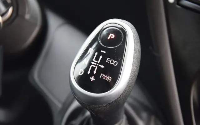 IVECO DAILY MAXI 35S14 / 2.3 - 140 KM / AUTOMAT HI-MATIC / NOWY MODEL / 3 OSOBY / DOSTAWCZE / BLASZAK / KAMERA COFANIA / TEMPOMAT / KLIMA / 2022 / SERWISOWANY / SPROWADZONY Z NIEMIEC 