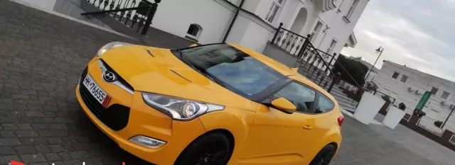 HYUNDAI Veloster 