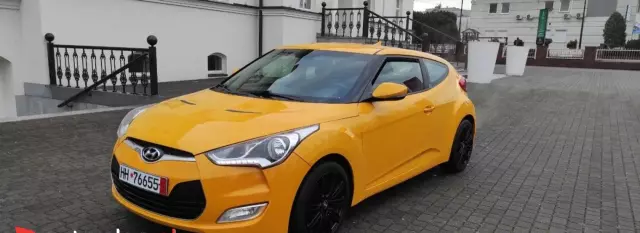 HYUNDAI Veloster 