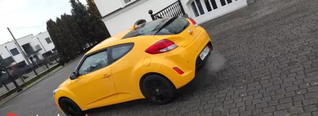 HYUNDAI Veloster 
