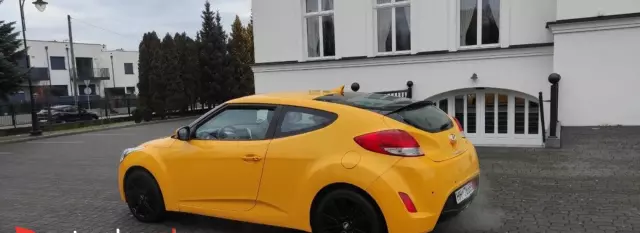 HYUNDAI Veloster 