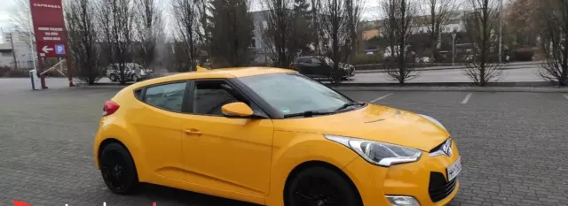 HYUNDAI Veloster 