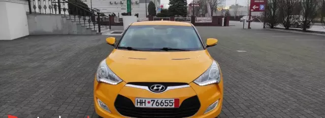 HYUNDAI Veloster 