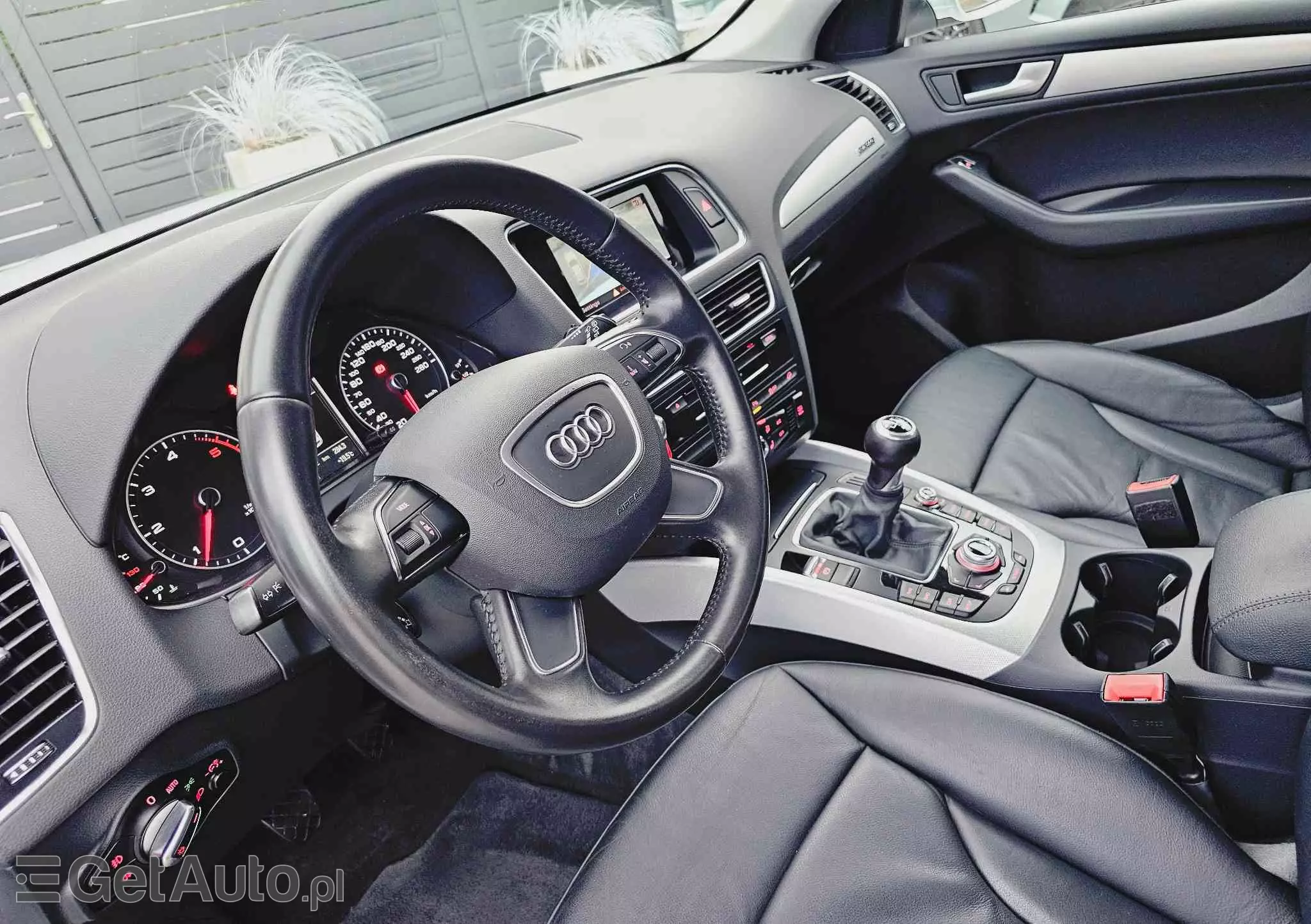 AUDI Q5 2.0 TDI quattro (clean diesel)