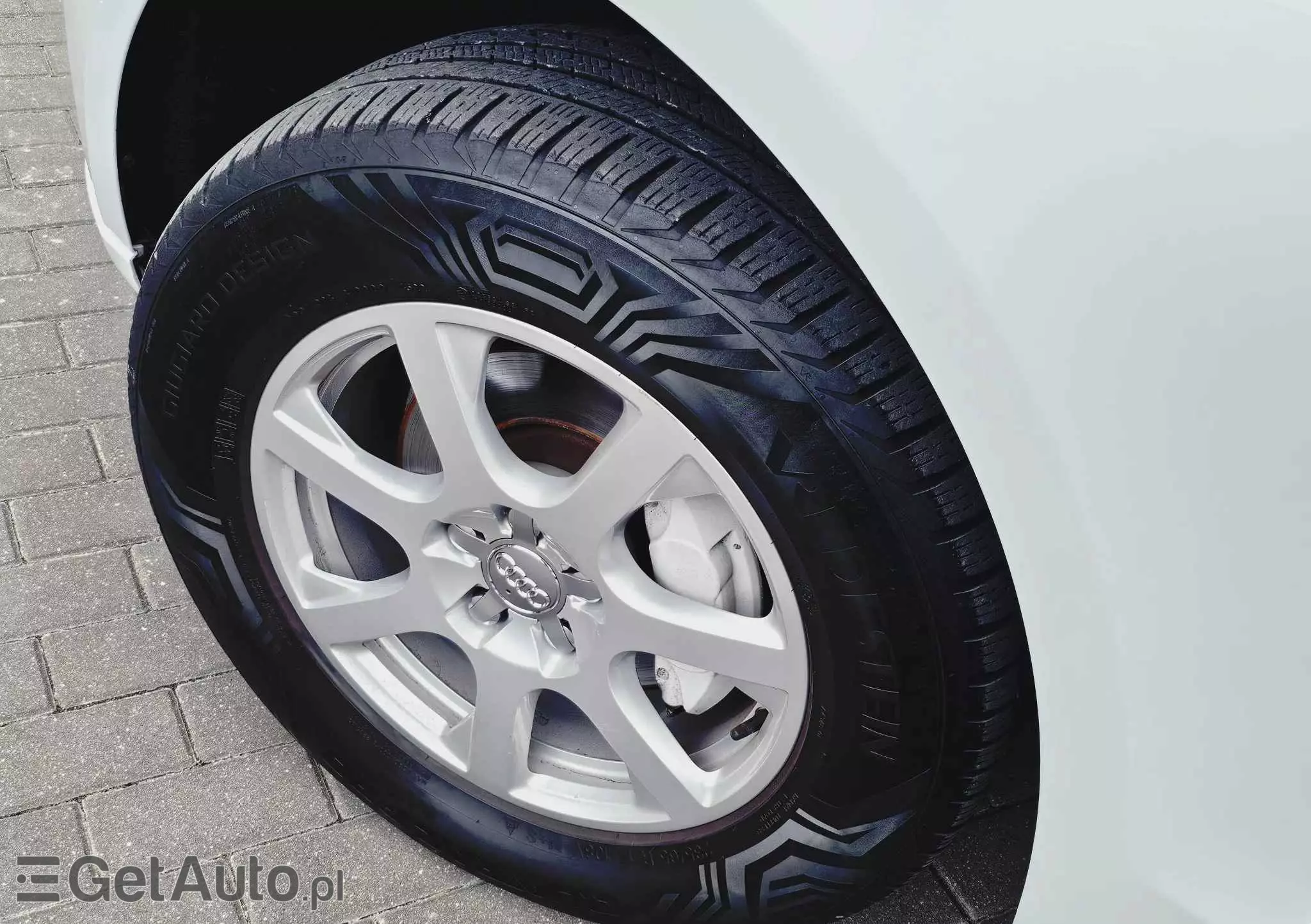 AUDI Q5 2.0 TDI quattro (clean diesel)