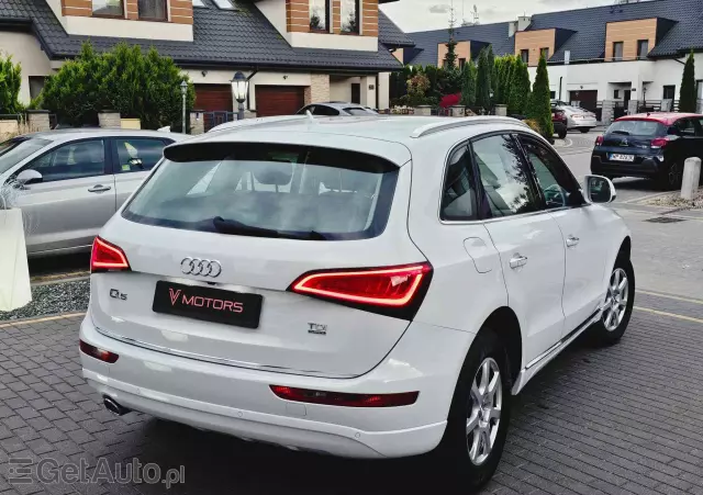 AUDI Q5 2.0 TDI quattro (clean diesel)