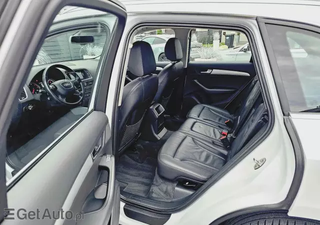 AUDI Q5 2.0 TDI quattro (clean diesel)