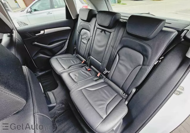 AUDI Q5 2.0 TDI quattro (clean diesel)