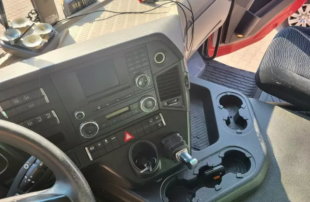 MERCEDES-BENZ Actros 