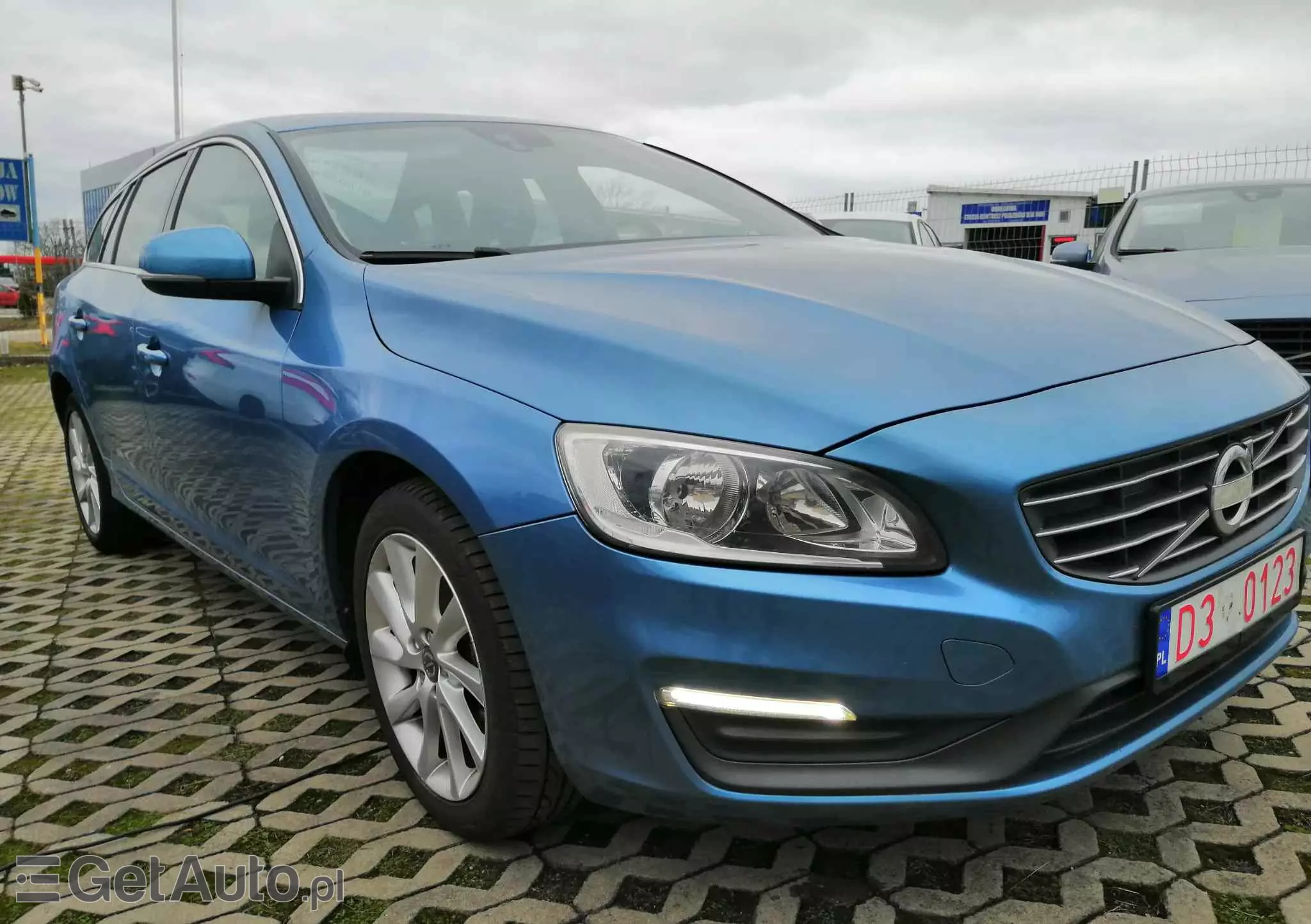 VOLVO V60 D2 Momentum