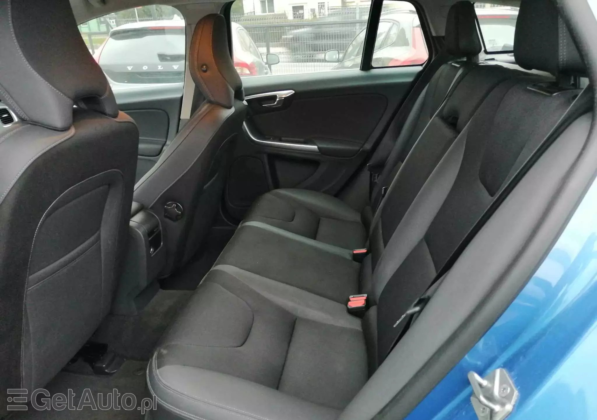 VOLVO V60 D2 Momentum