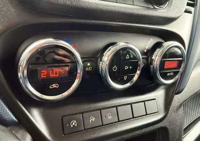 IVECO 2021/Daily 35-140 A8V/MAXI/ Automat Hi-Matic/full LED reflektory/Klima/PDC/tempomat/fotel comfort 