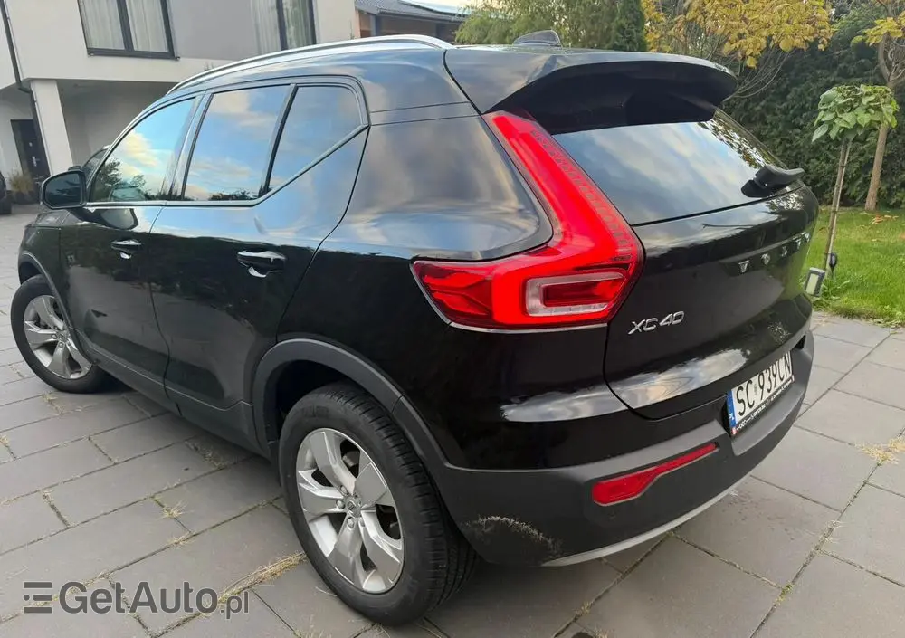 VOLVO XC 40 T5 AWD Geartronic Momentum Pro
