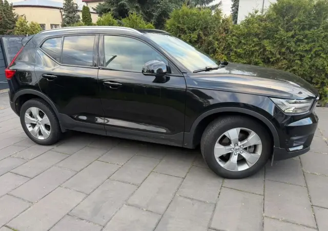 VOLVO XC 40 T5 AWD Geartronic Momentum Pro