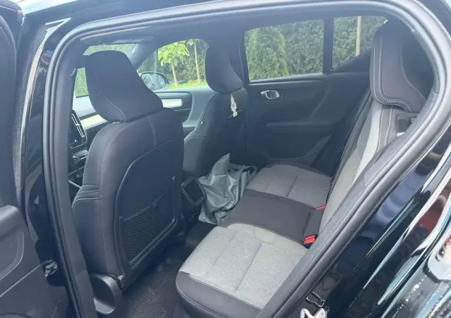 VOLVO XC 40 T5 AWD Geartronic Momentum Pro