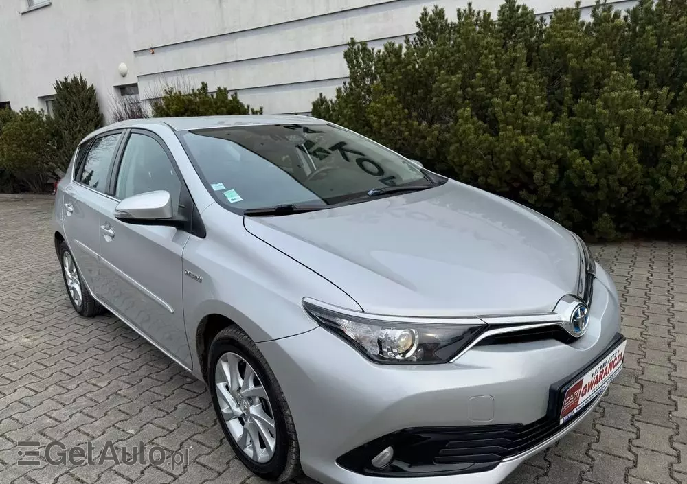 TOYOTA Auris 