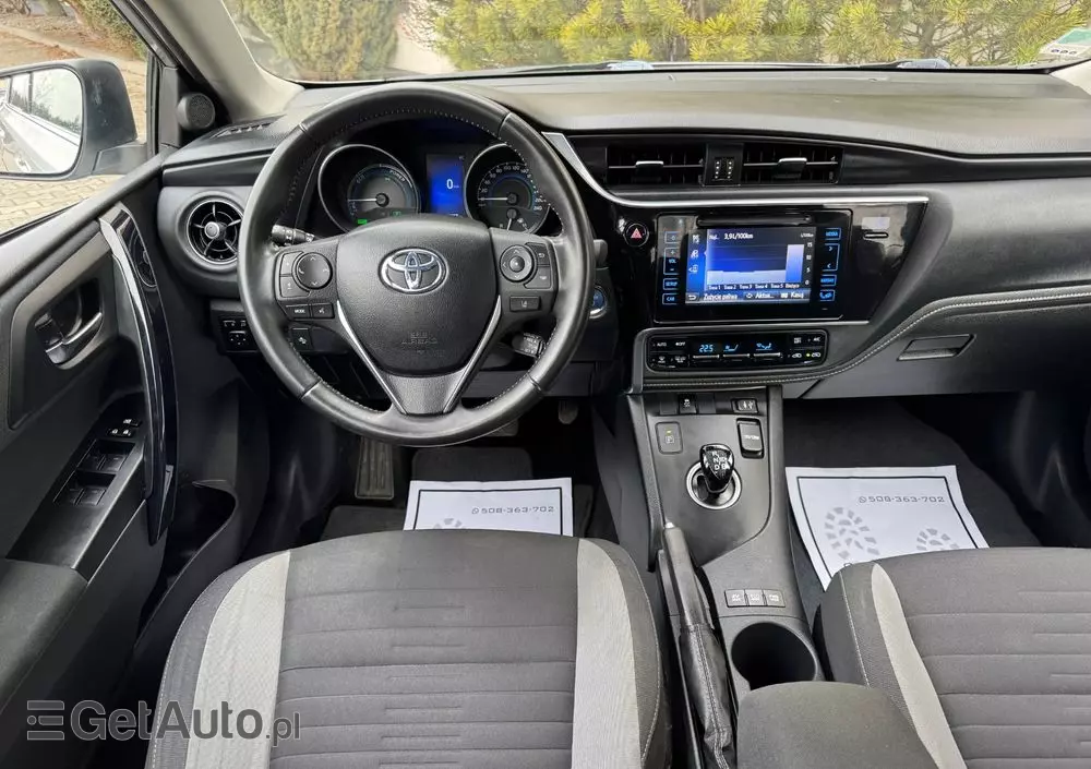 TOYOTA Auris 