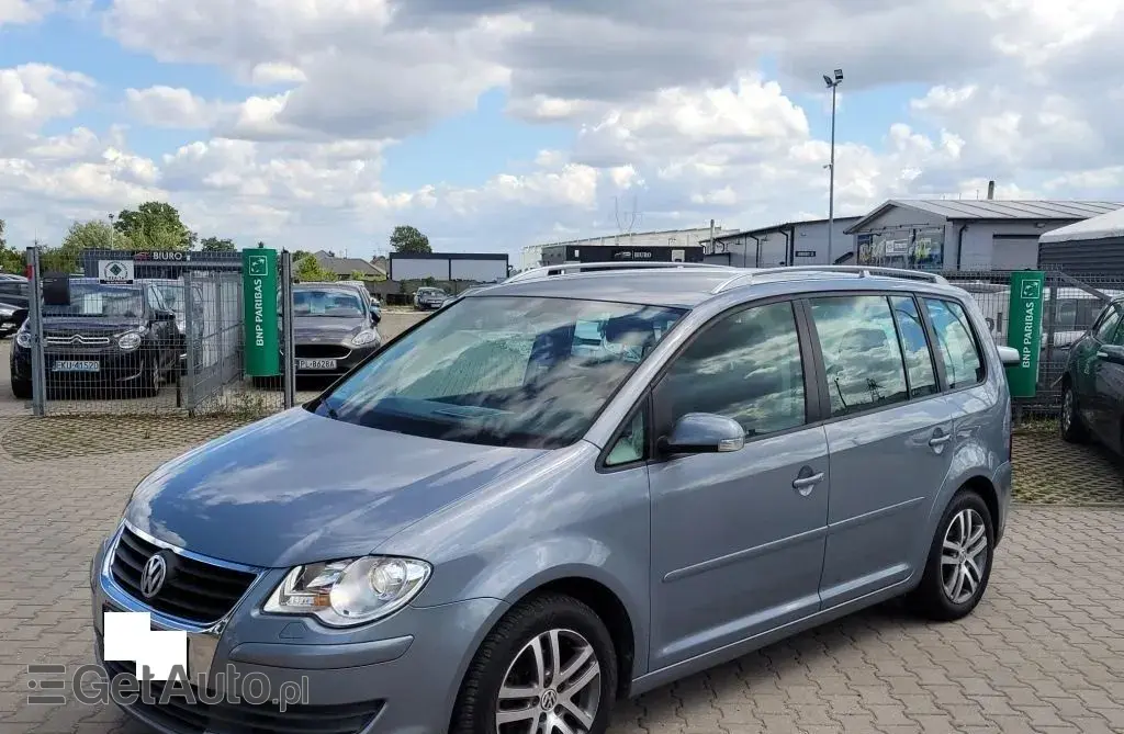 VOLKSWAGEN Touran 