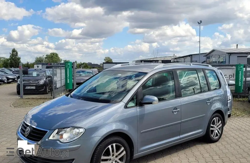 VOLKSWAGEN Touran 