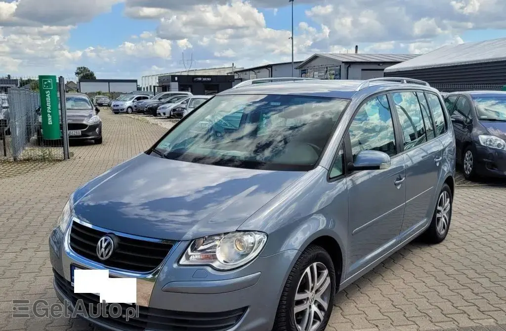 VOLKSWAGEN Touran 