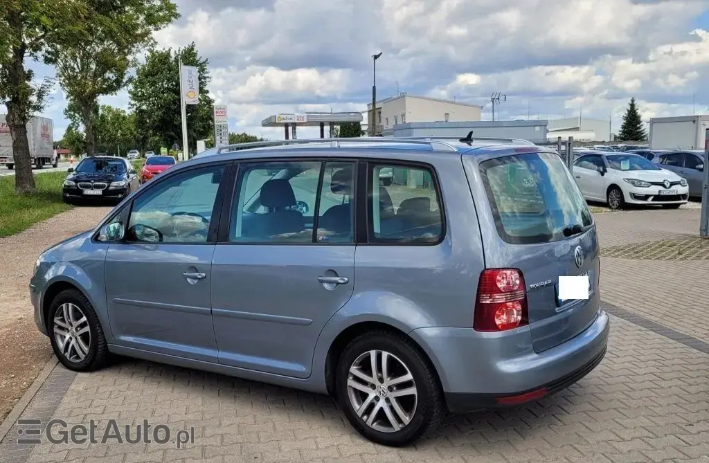VOLKSWAGEN Touran 
