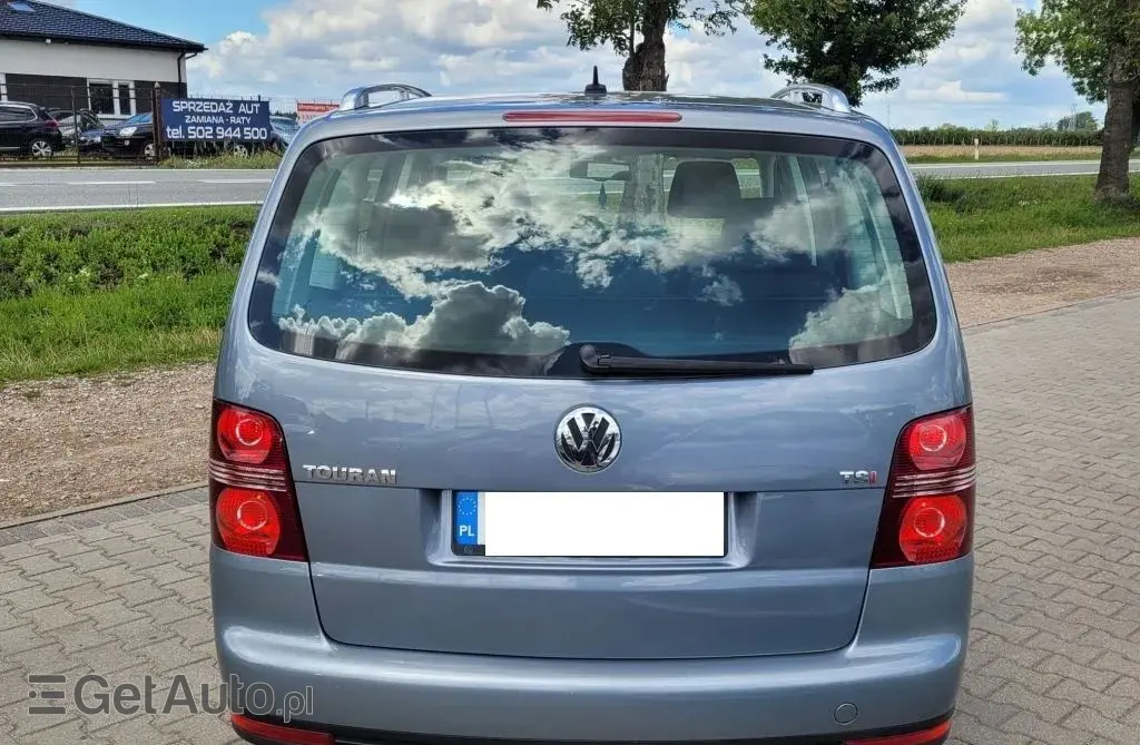 VOLKSWAGEN Touran 