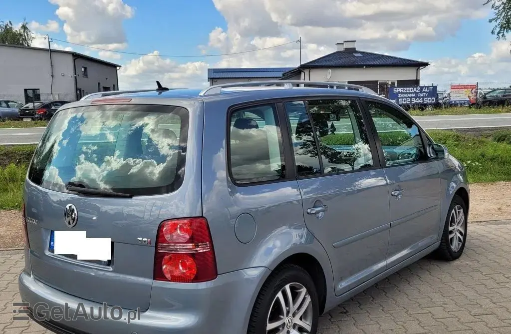 VOLKSWAGEN Touran 