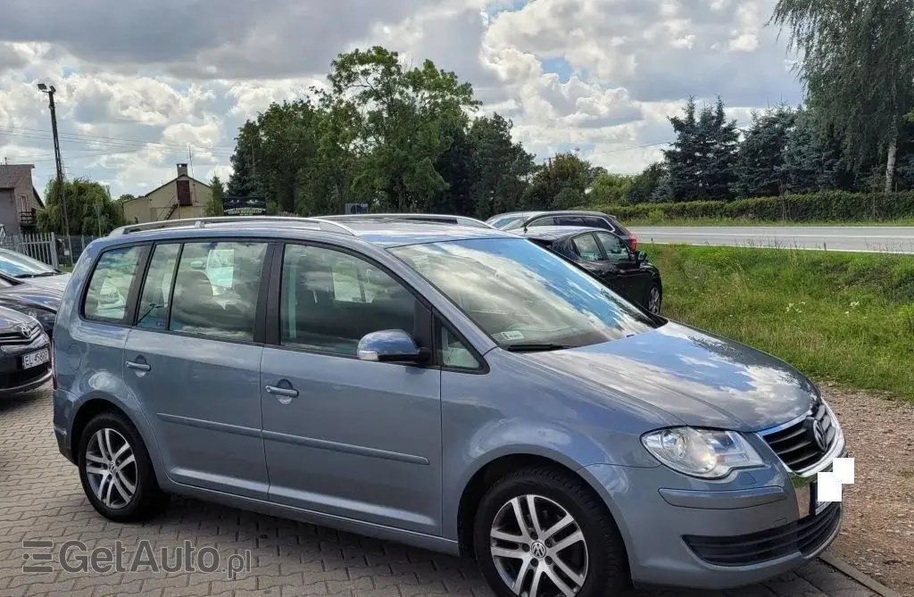 VOLKSWAGEN Touran 