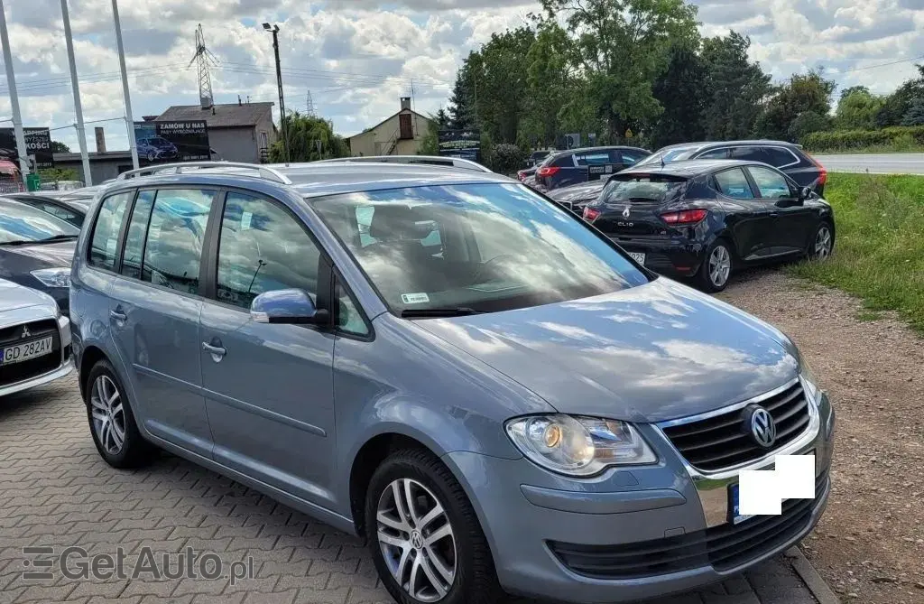 VOLKSWAGEN Touran 