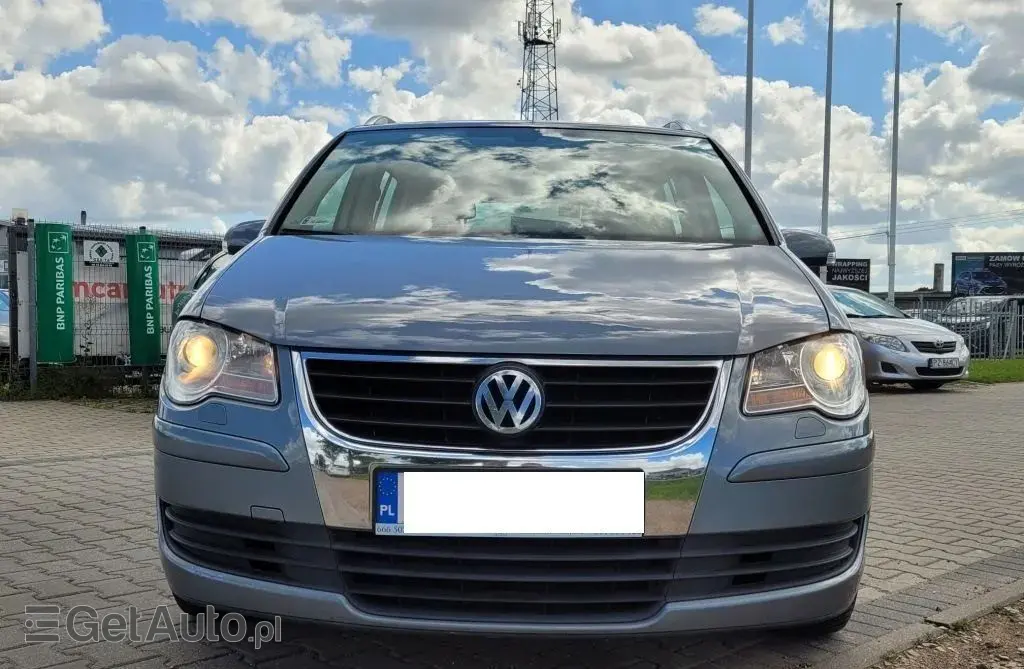 VOLKSWAGEN Touran 