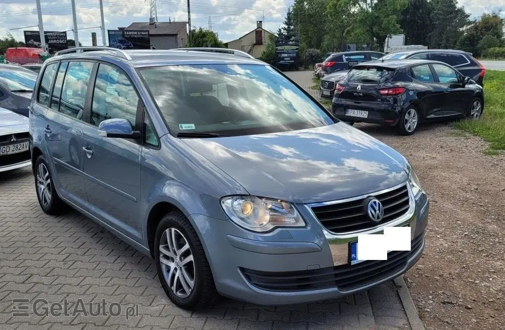 VOLKSWAGEN Touran 