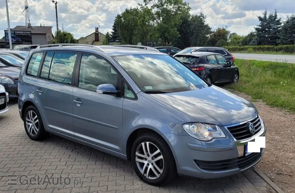 VOLKSWAGEN Touran 