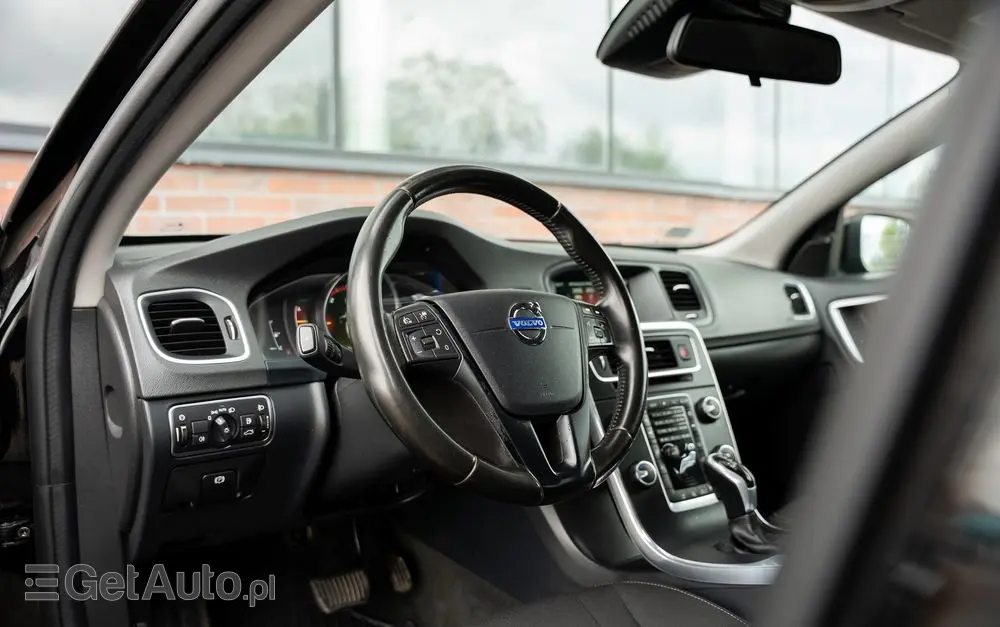 VOLVO S60 D3 Drive-E Momentum