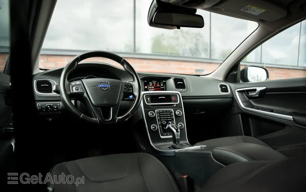 VOLVO S60 D3 Drive-E Momentum