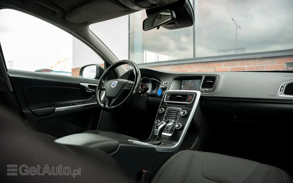 VOLVO S60 D3 Drive-E Momentum